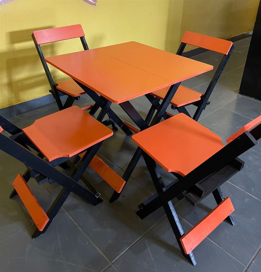 Kit mesa 70x70 com 4 cadeiras dobráveis laranja e preto