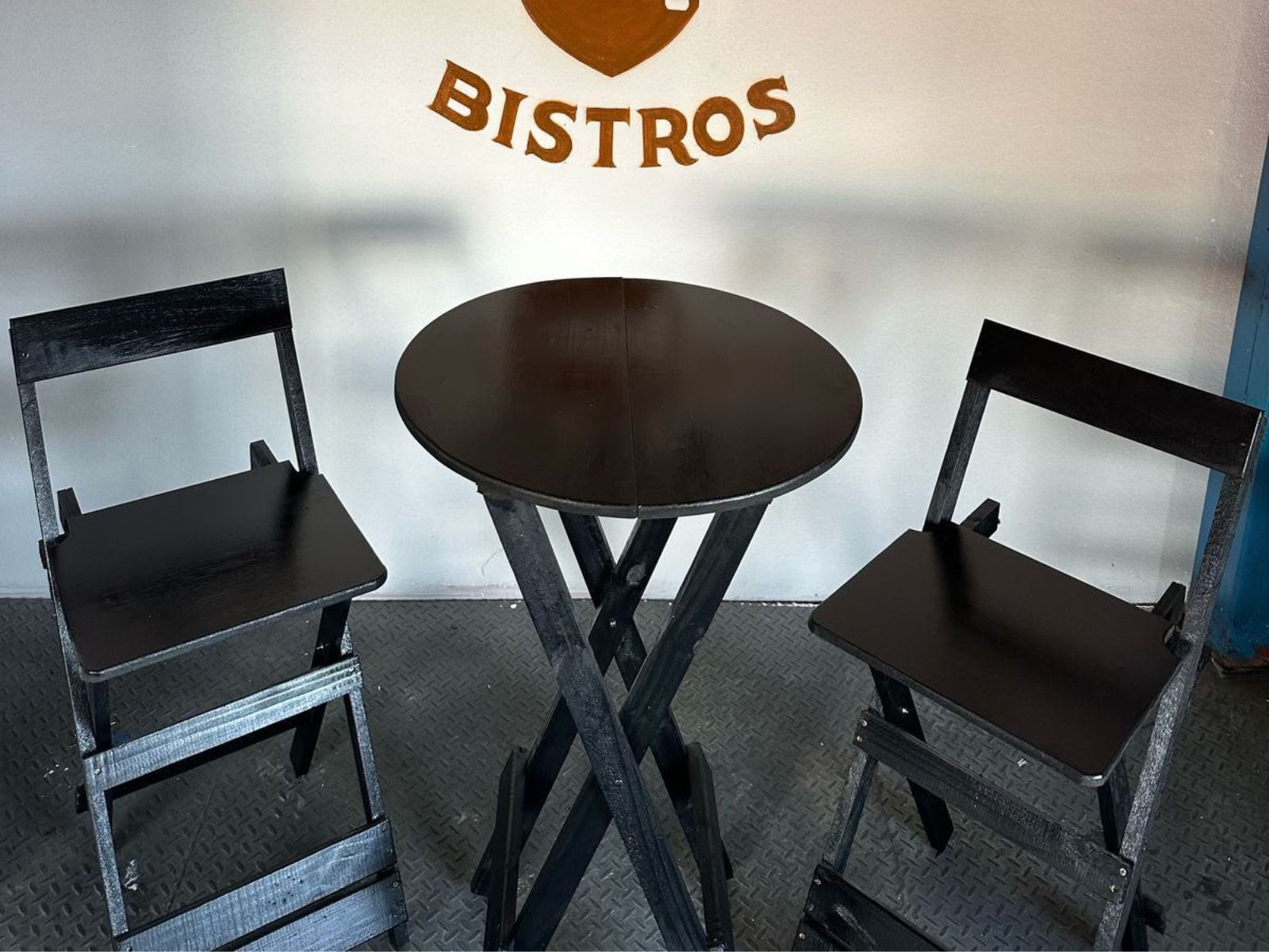 Kit Bistrô + 2 Cadeiras Altas